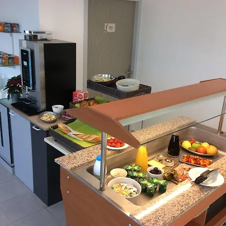 Au Beaujolais Saint Jean Otel