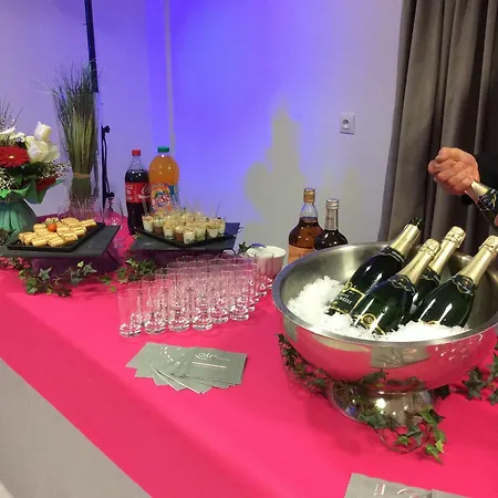 Au Beaujolais Saint Jean Otel