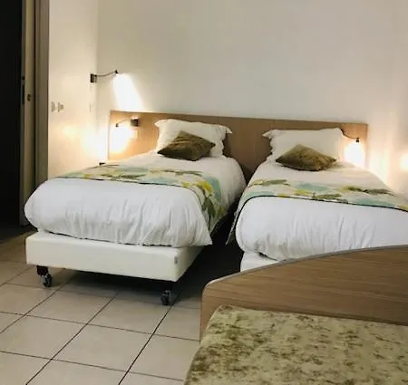 Otel Au Beaujolais Saint Jean 3*