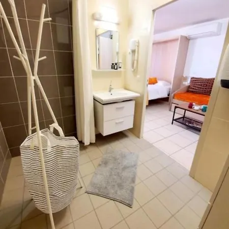 Otel Au Beaujolais Saint Jean 3*